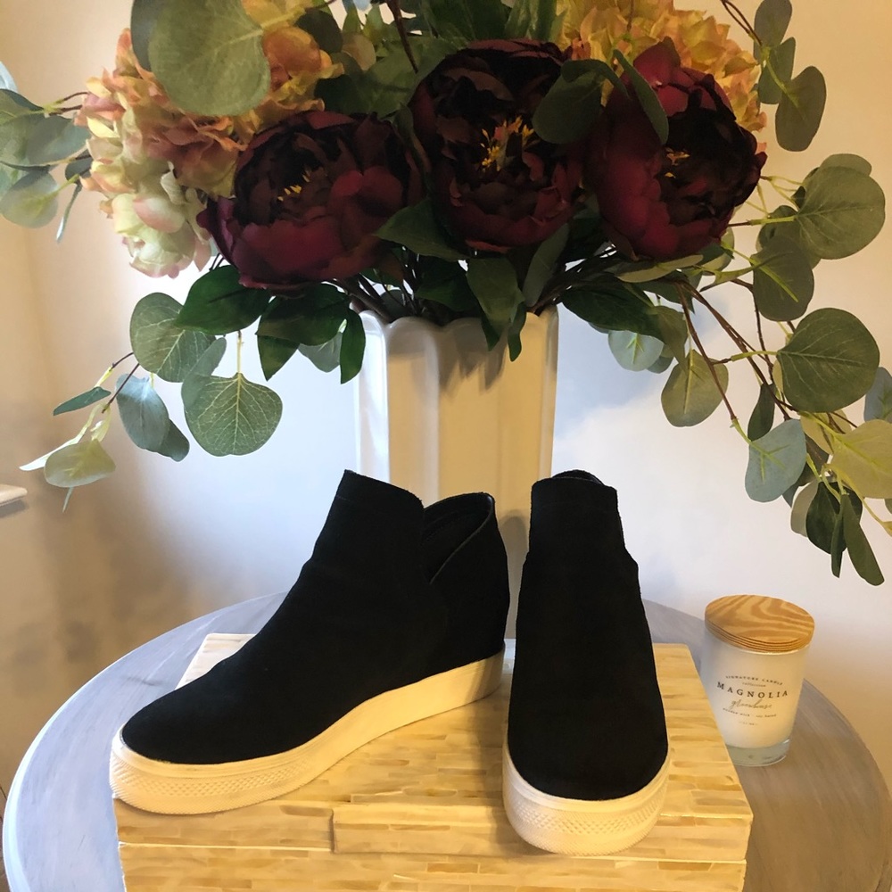 Steve Madden, Wrangler, size 9